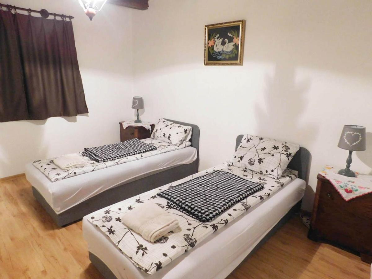 Joe Bacsi Rezidenciaja Apartment Kisharsany ภายนอก รูปภาพ
