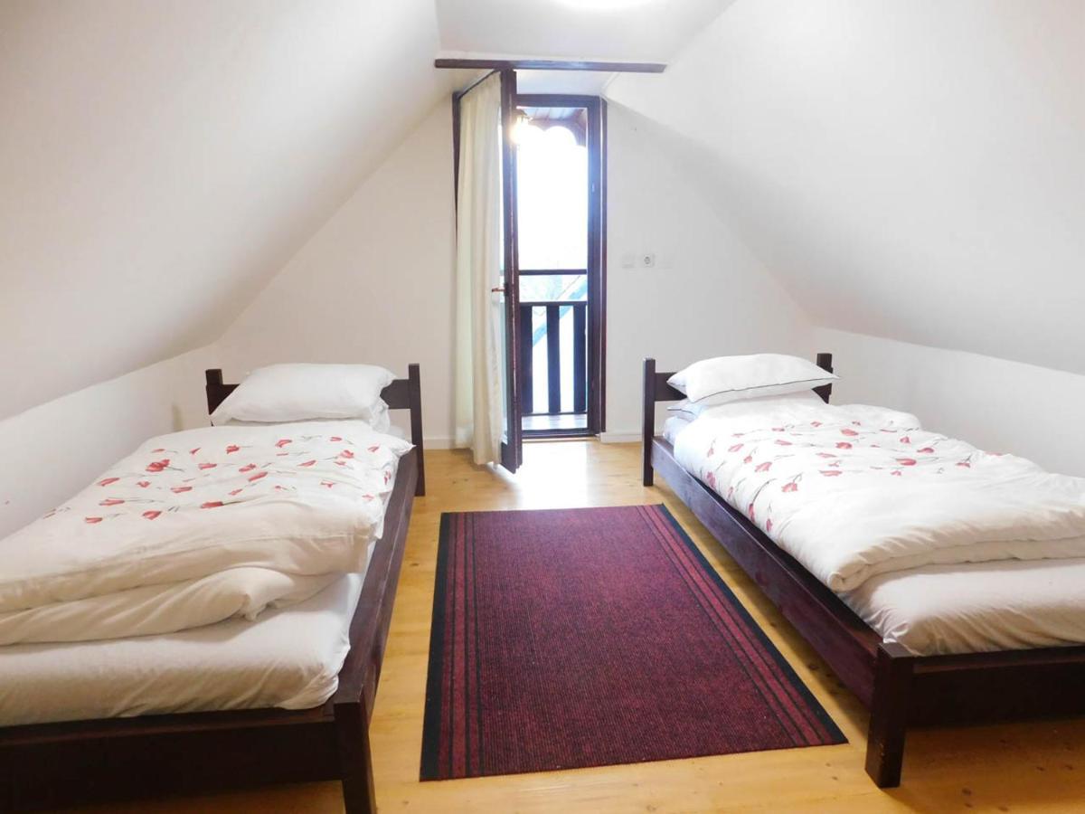 Joe Bacsi Rezidenciaja Apartment Kisharsany ภายนอก รูปภาพ